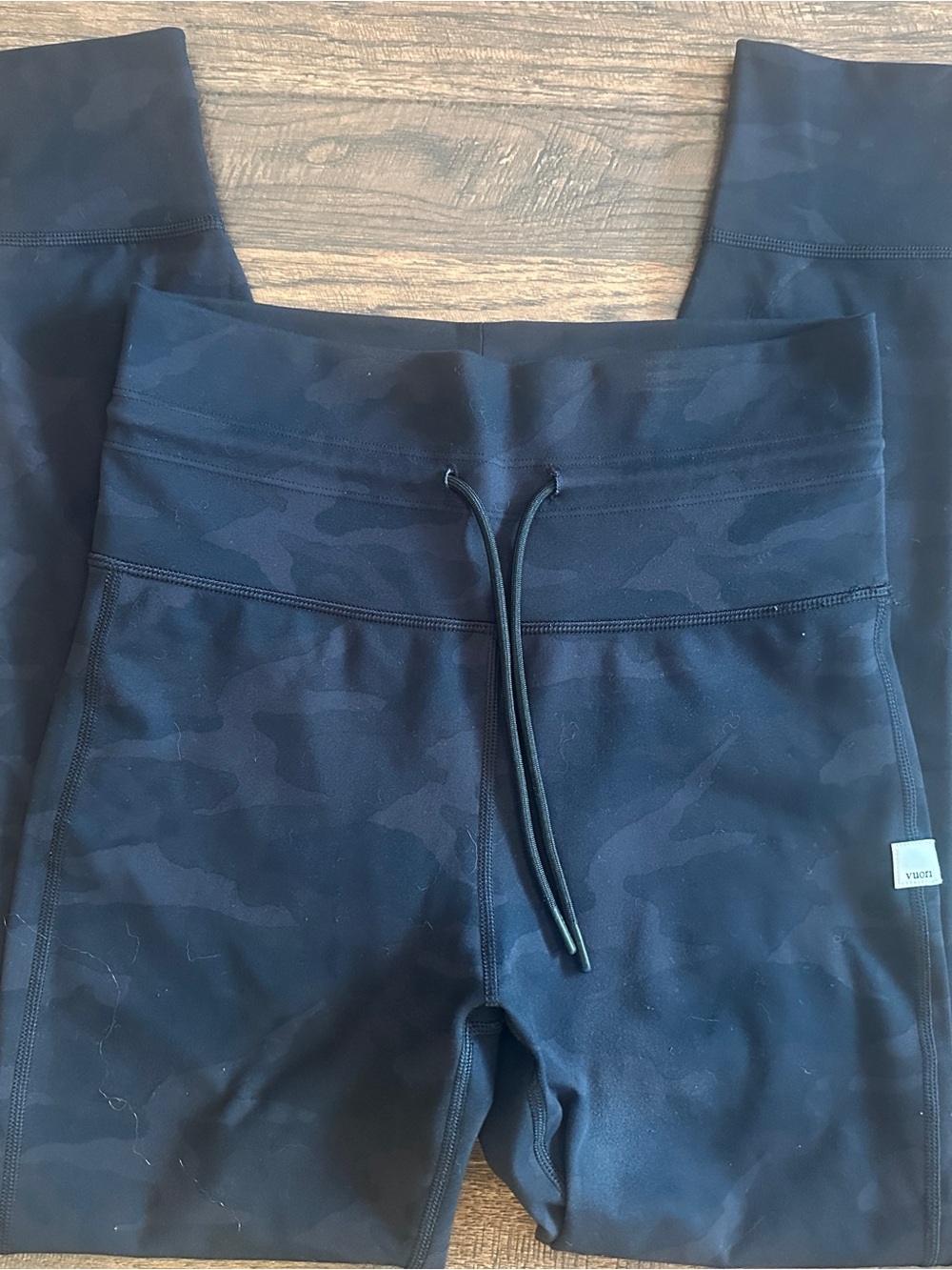 Vuori Black Camo High Rise Drawstring 7/8 Leggings XS Yoga Athletic Pants